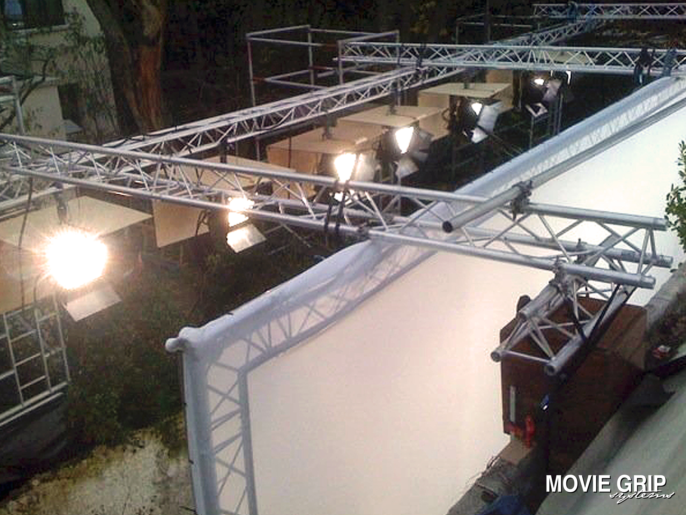 Movie Grip Systems - MOVIE LIGHT